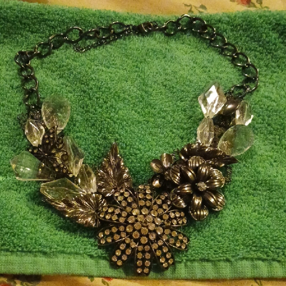 Elegant Floral Statement Necklace